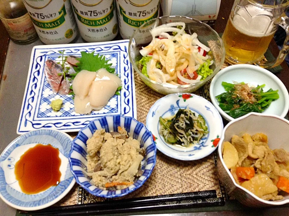 鯵と帆立の刺し身＆玉ねぎサラダ＆肉じゃが＆酢の物＆ほうれん草おひたし|まぐろさん