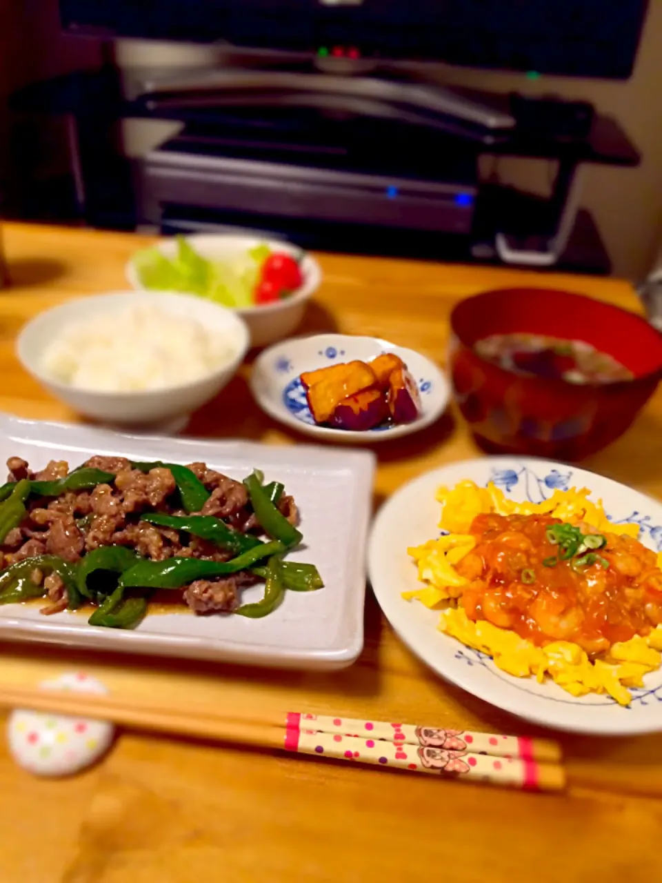 青椒肉絲と海老玉チリソース♪♪ﾆｰﾊｵ(´з｀∩|うーろんさん