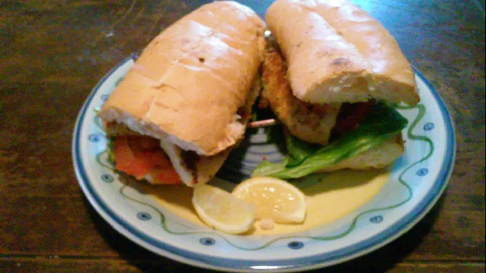 Snapdishの料理写真:Pan seared "Panko" tilapia po boy|Melvin Hewittさん