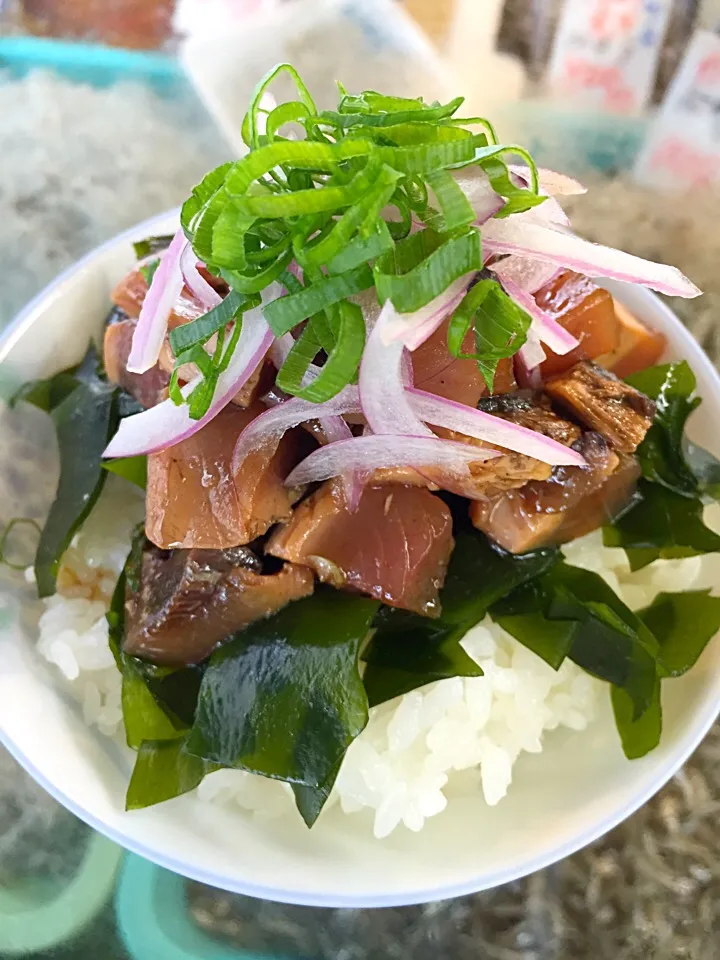 鰹のタタキ漬け丼 韓国風だれ|tomomiさん