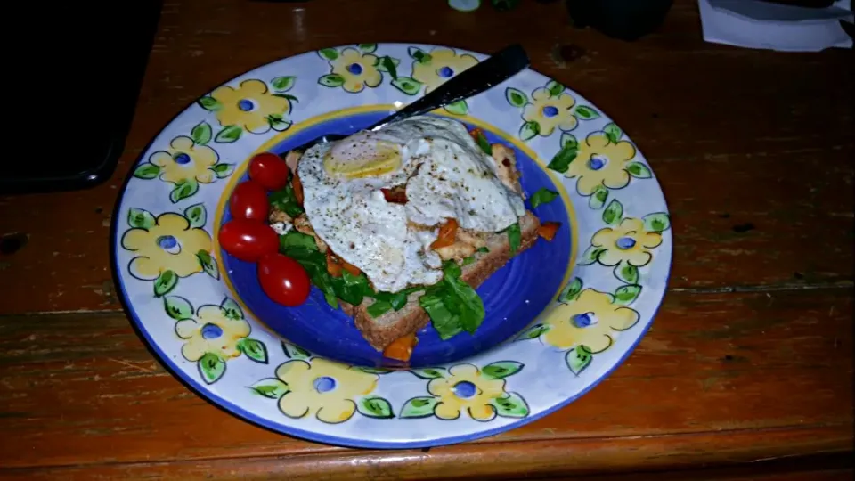 Chicken Hash with Sweet Potato, Spinach and Fried Egg|Haley KandiEyes Peelさん