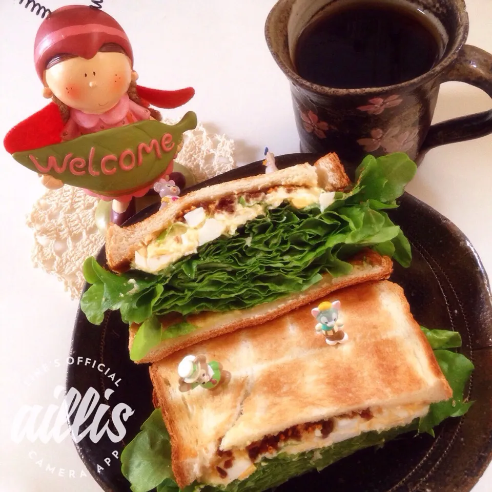 Snapdishの料理写真:たまごサラダ＆牛そぼろ厚切りトーストサンド❤︎|Makinsさん