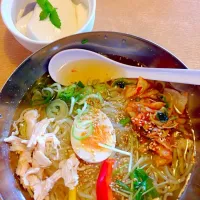 Snapdishの料理写真:担々麺で|Simone Hayashiさん