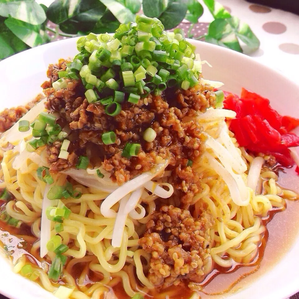 Snapdishの料理写真:コク旨ひき肉炒め乗っけ♡和風カレーの冷やし麺|優雨【ゆぅ】@ HMH所属さん