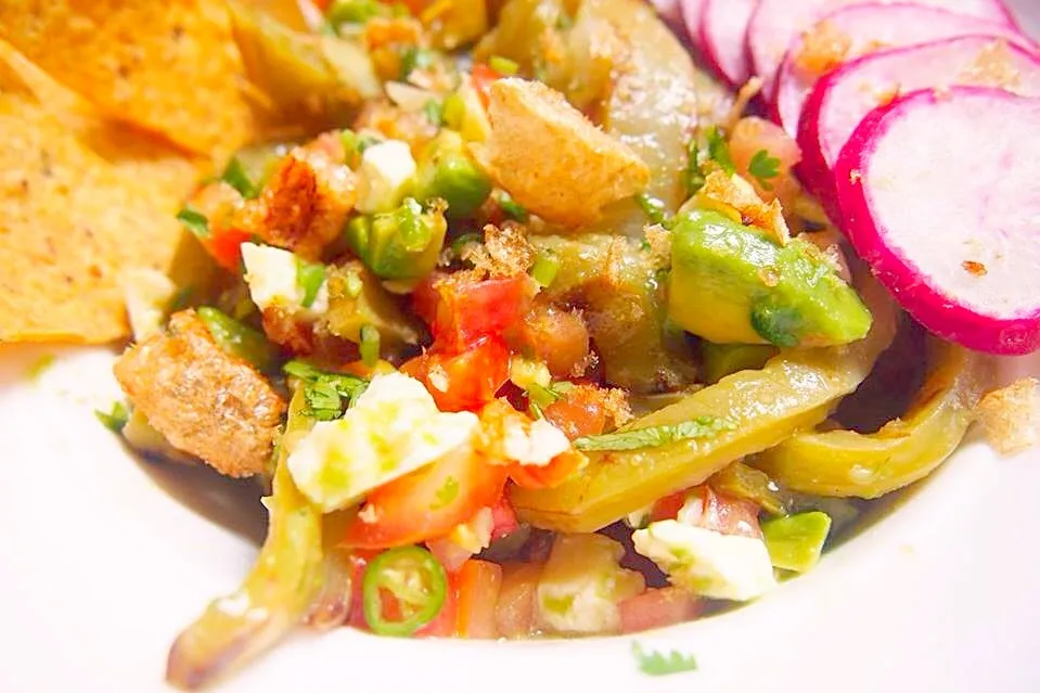 Snapdishの料理写真:Ensalada de nopales (Mexican Nopal cactus salad)|Jorge Bernal Márquezさん