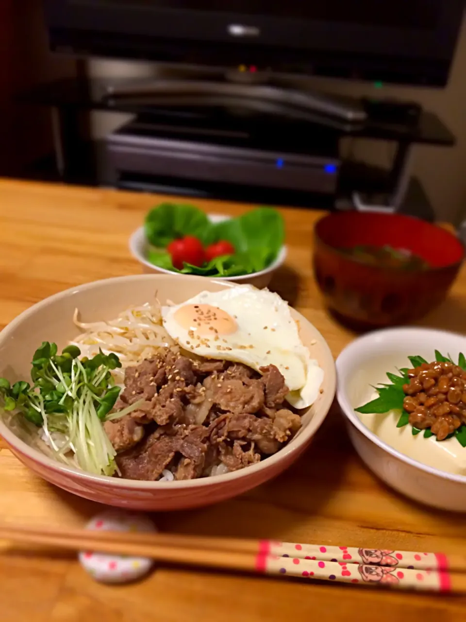 豚肉ともやしのせご飯と、納豆冷奴♪♪|うーろんさん