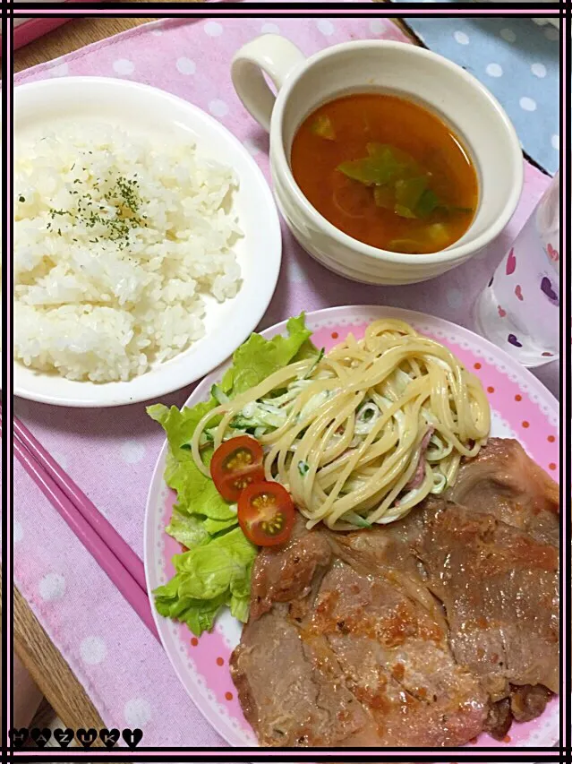 6/25(木)晩ごはん♡豚ロースステーキ  スパゲッティサラダ  ご飯  ミネストローネ|⁑葉月⁑さん