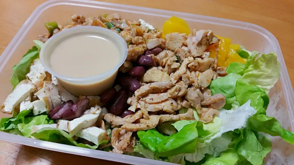 salad w spicy chicken & black pepper chicken & peanut butter sauce 👍👍 #salad|🍳es diary☕さん