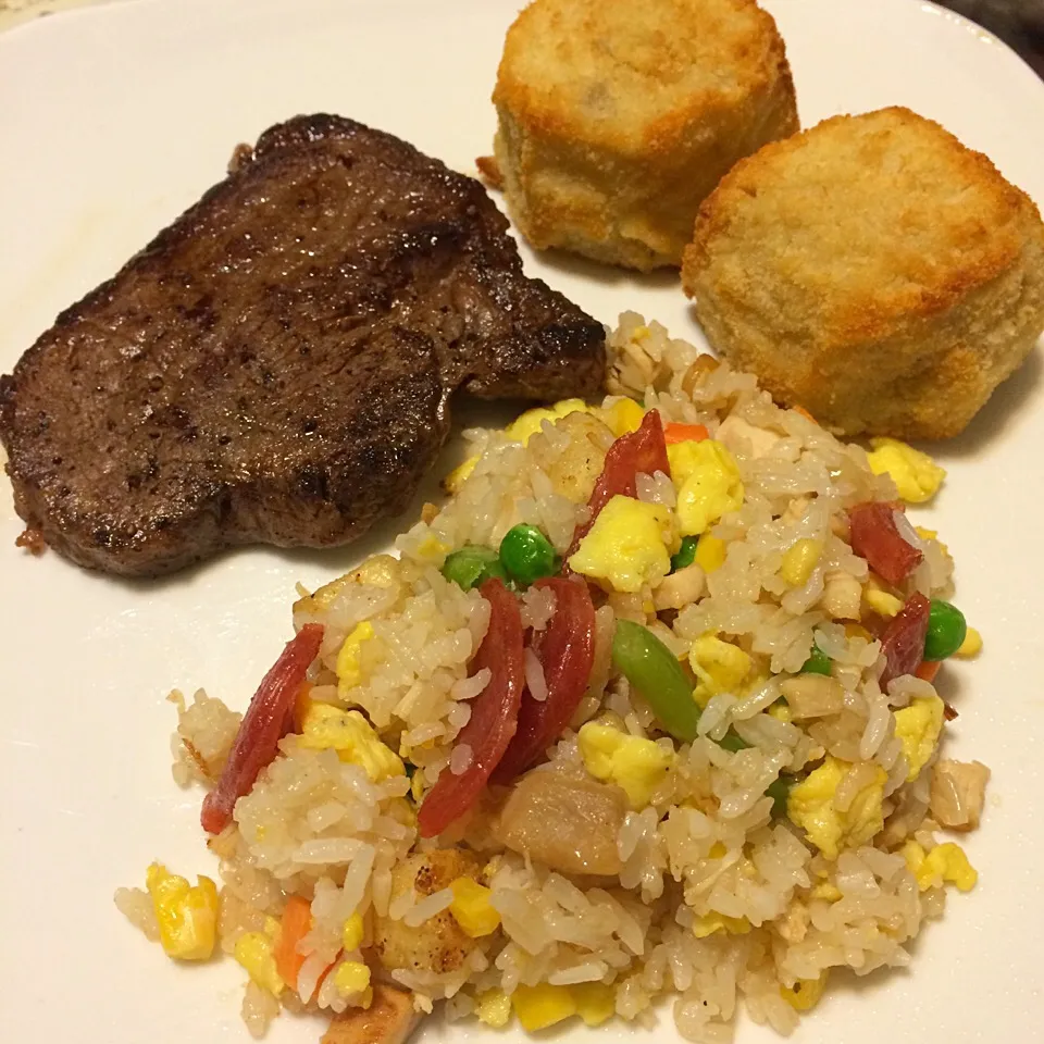 Snapdishの料理写真:Steak with potato au gratin and homemade fried rice|AAさん