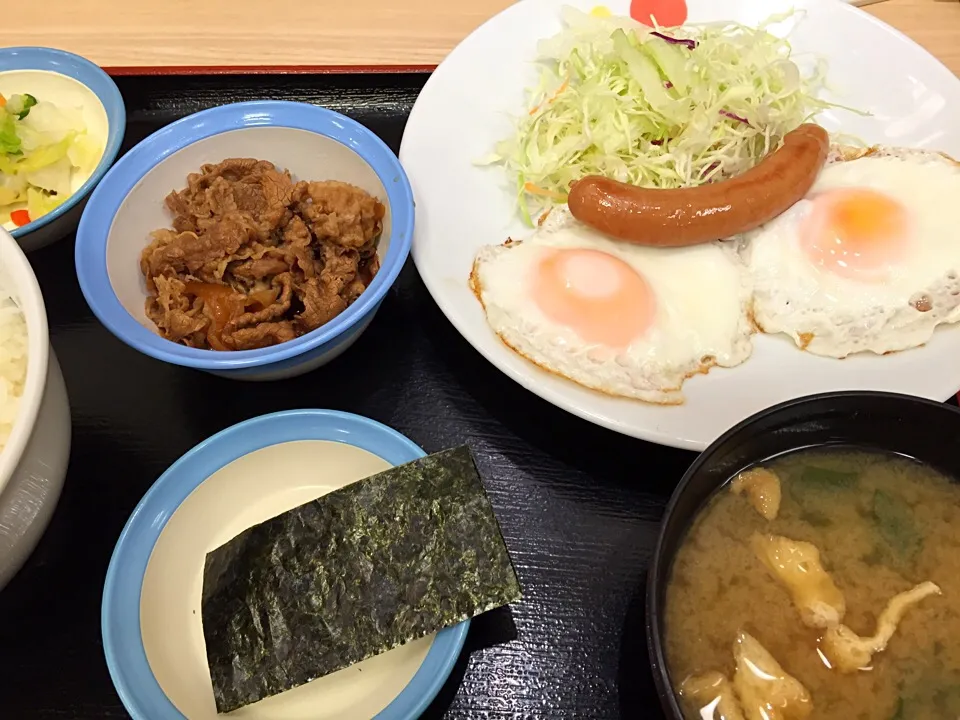 ソーセージエッグW定食|マハロ菊池さん