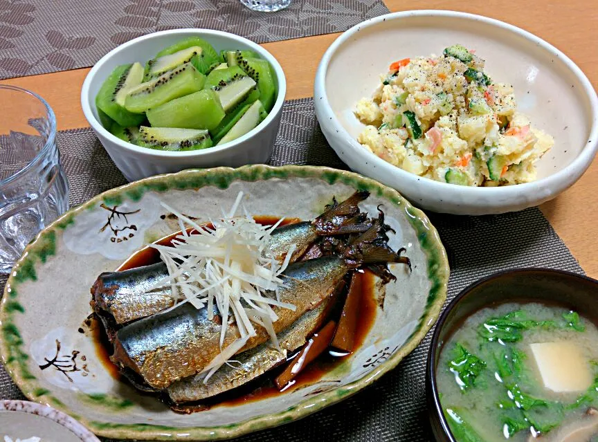 イワシの酢煮、ポテトサラダ、レタスのみそ汁|ねむねこさん