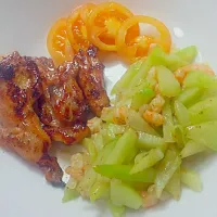 Moist Honey Teriyaki Salmon with sauteed chayote|cel sabileさん