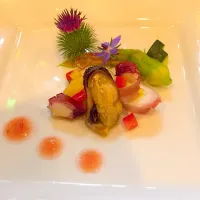 Snapdishの料理写真:ムール貝とマダコのマリネサラダ、野菜の花畑仕立て|chef.eijiさん