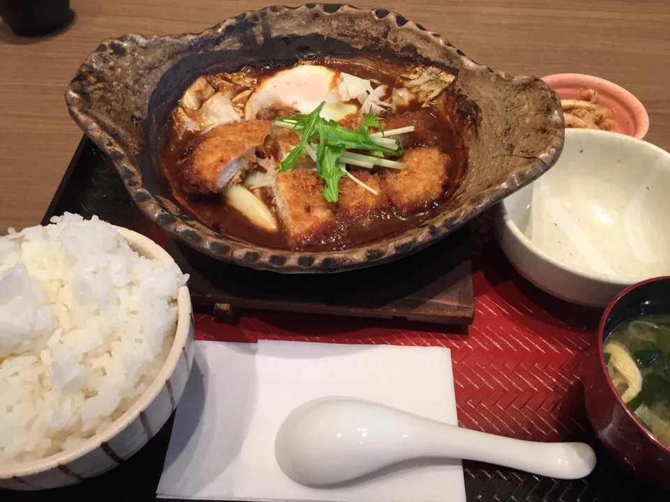 Snapdishの料理写真:四元豚ロースの味噌かつ煮定食🐽|まさとさん