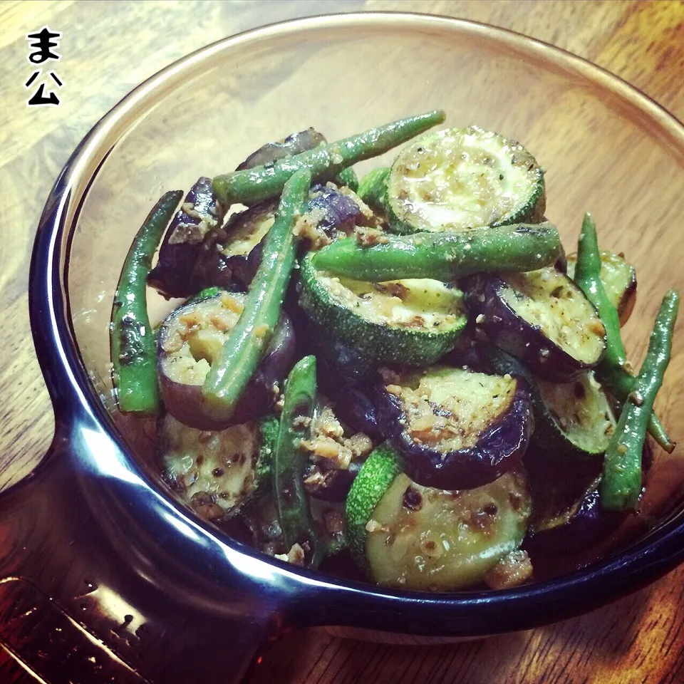 Snapdishの料理写真:麻紀子さんの料理 夏野菜のアンチョビソースマリネ|まる(丸大豆)さん