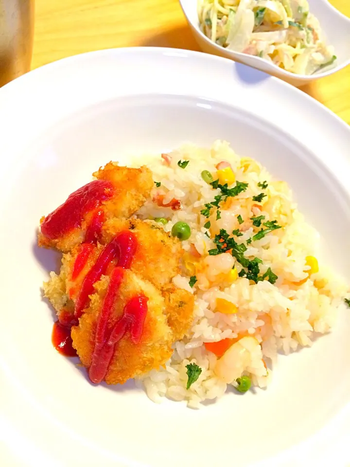 炊飯器で海老ピラフ作った❣胸肉のカツ❣サラスパ❣|R-Kさん