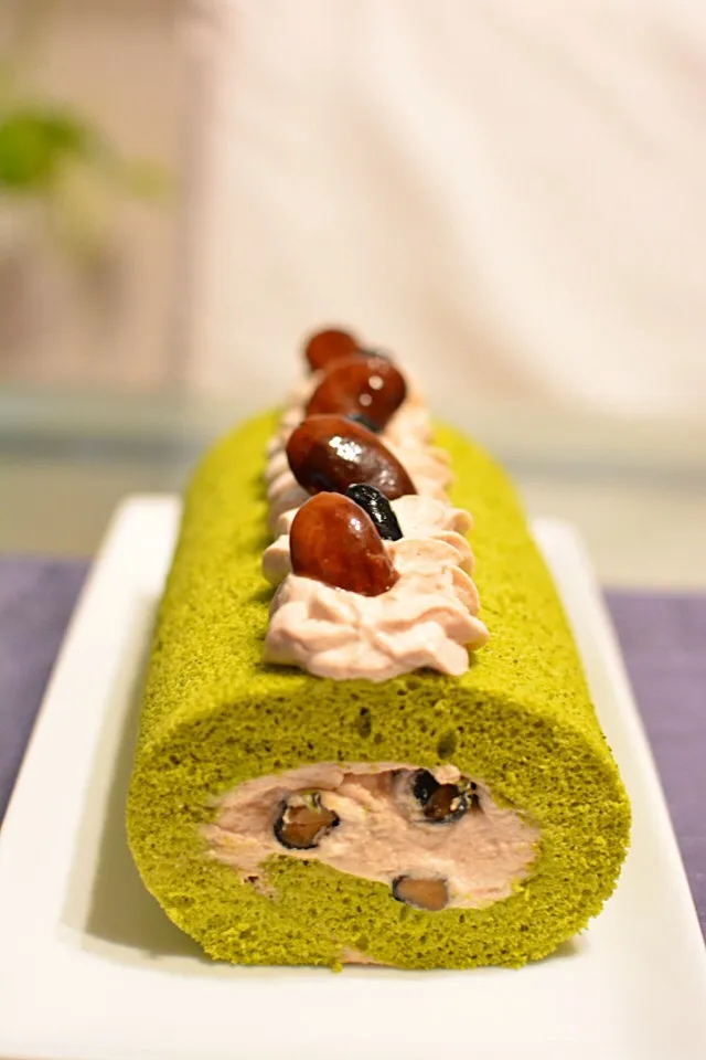 Snapdishの料理写真:Green Tea Roll Cake filled Nama Cream & Azuki ! I baked for my Son's Birthday today 🎂🎉✨😉#rollcake|💖 ジジ 💖さん