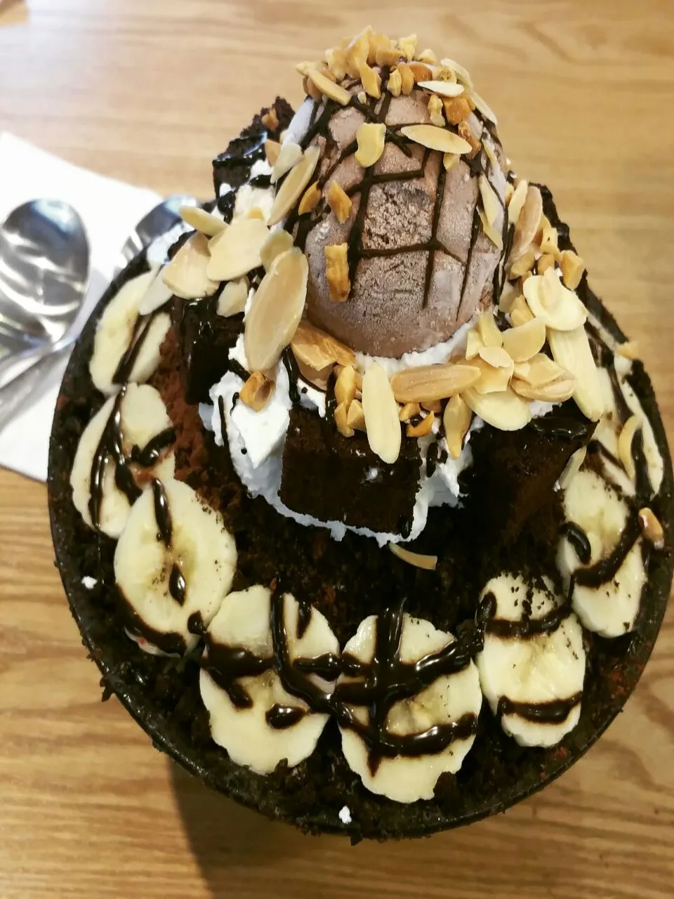 Choco Brownie Bingsu
American Brownie ~Oreo~Almond~ Ice-cream~Banana ~Milk Snow #koreancuisine|🍳es diary☕さん