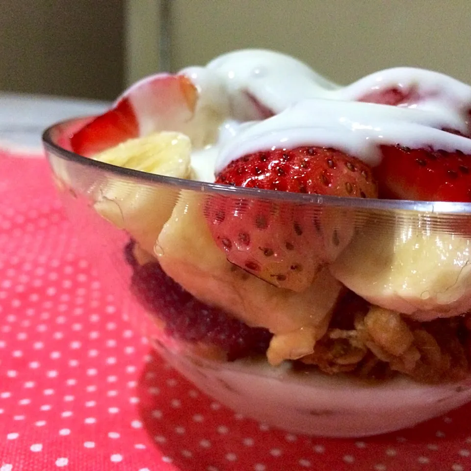 Strawberry & banana parfait|Trish Wongさん