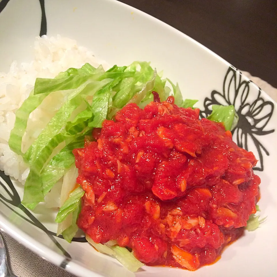 ツナトマト丼|ゆきてぃさん