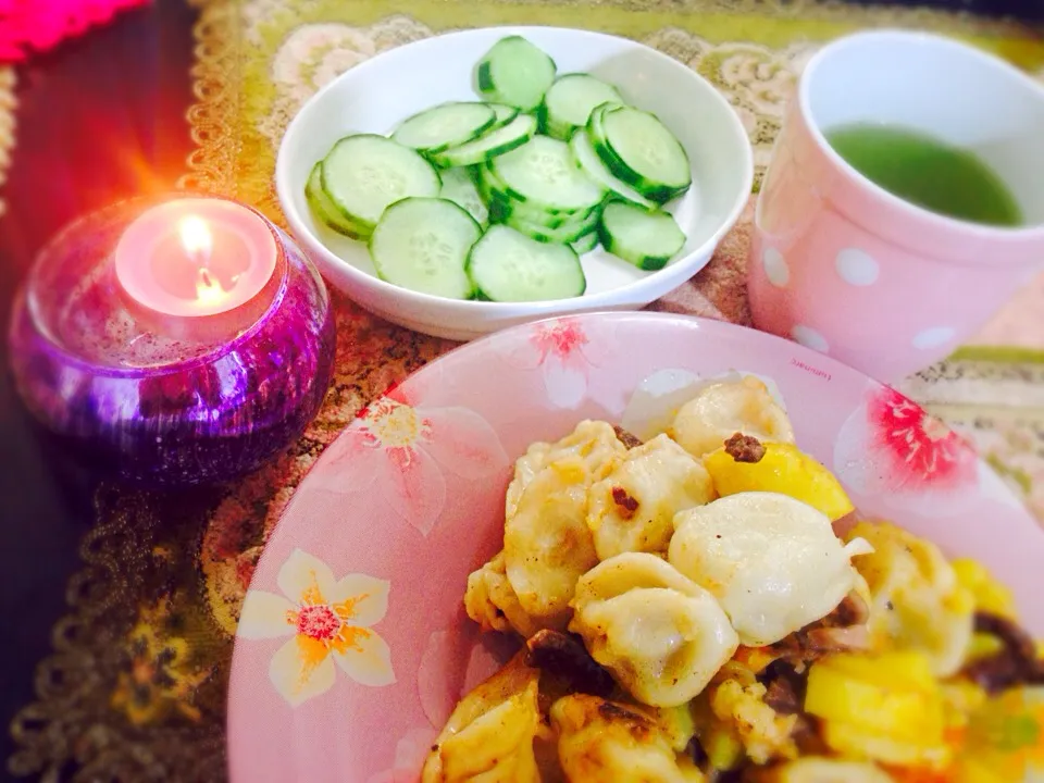 Snapdishの料理写真:Green tea#cucumber#banshtai huurga #saturday# dinner|Bayarma Ganboldさん