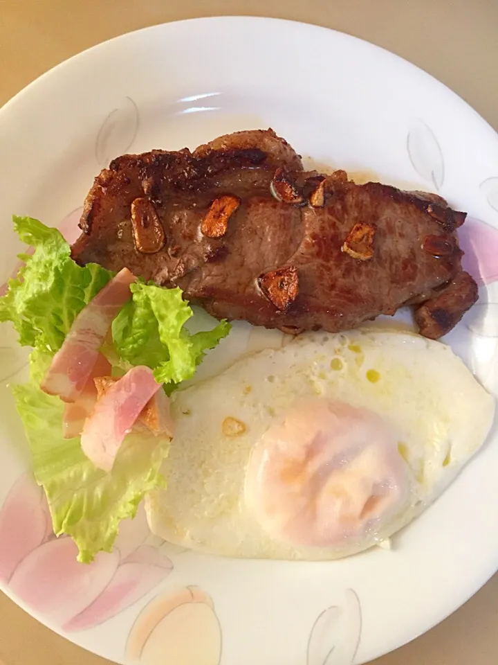 Steak in garlic butter|AngeLさん