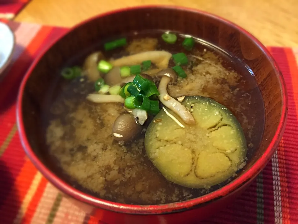 茄子とシメジのお味噌汁|Kazumi Kohdaさん