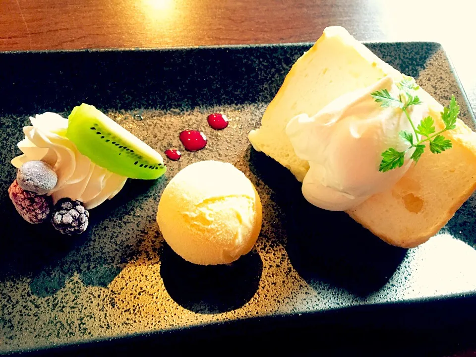 Yummy desert 😍💕😘|Rina Rahanoishさん