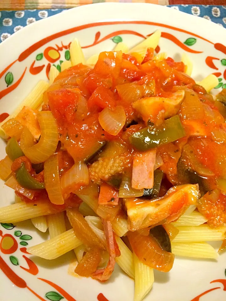 野菜たっぷりトマトソースパスタ|トモさん