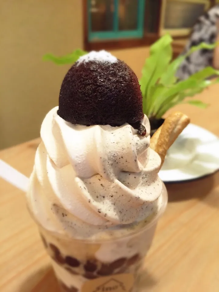 Fuji Apple and British Black Tea Ice Cream with Tapioca|Sam: photos by iPhoneさん