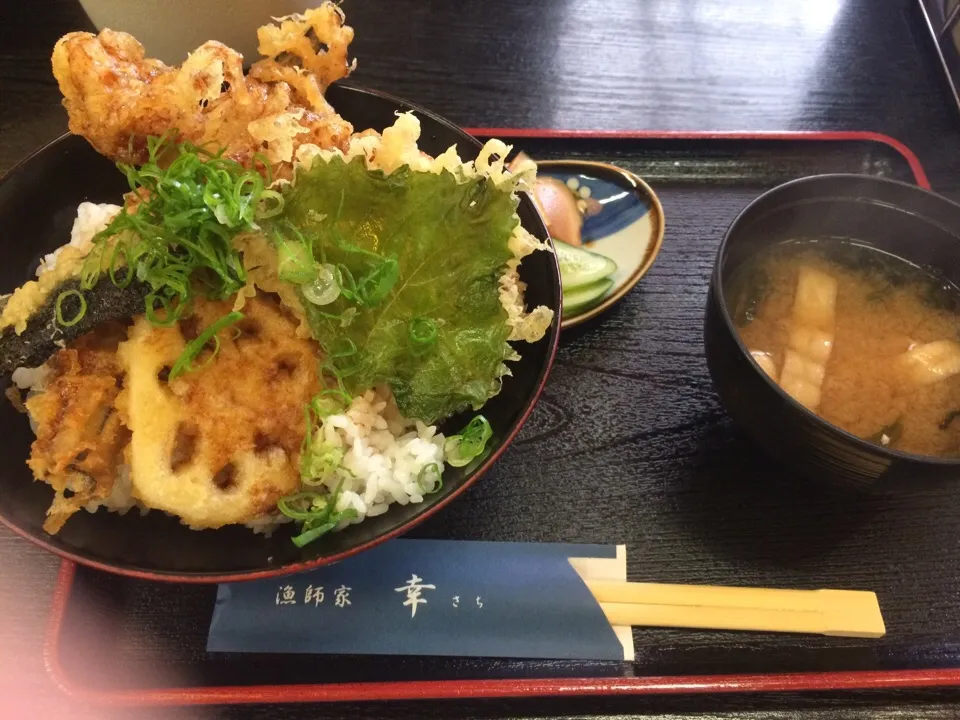 Snapdishの料理写真:ハモと穴子天丼♡|AyanoTanakaさん