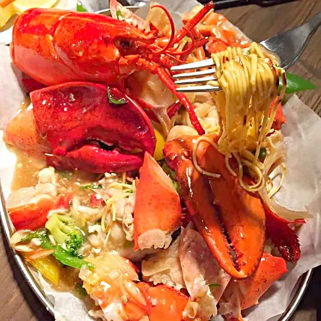 Cantonese lobster dish @ Lobster Bar restaurant|CHUENCHAIさん