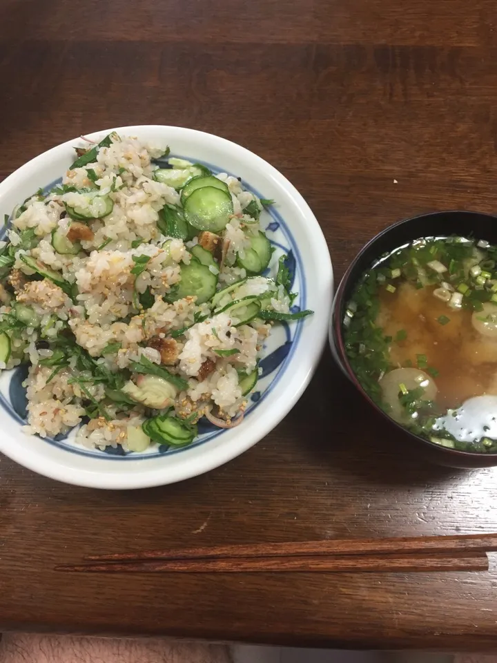 朝食は焼き穴子のちらし寿司|アクちゃんさん