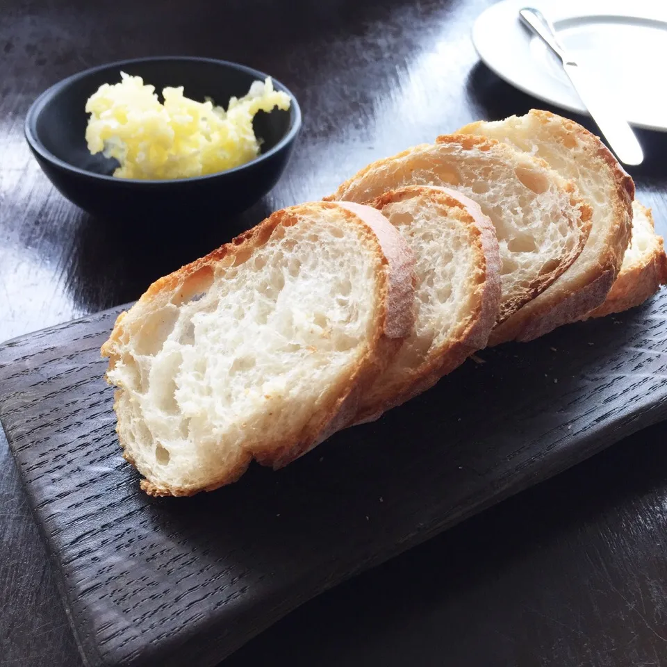 Toast with Garlic Butter|Jaronさん