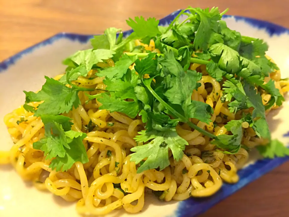 Snapdishの料理写真:パクチー焼きそば|Junya Tanakaさん