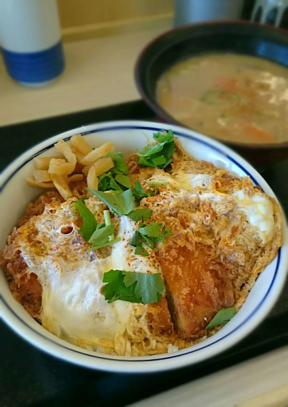 カツ丼(松)と豚汁(大)|平原知宏さん