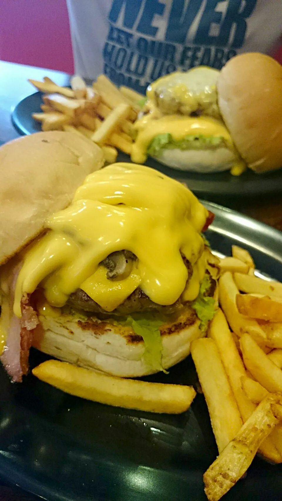 Cheesey burger overload|bonnieさん