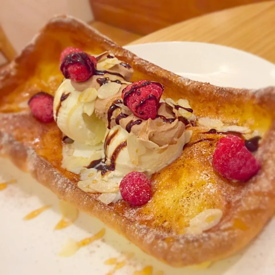 Dutch Baby Pancake|Rukteeruk PJさん