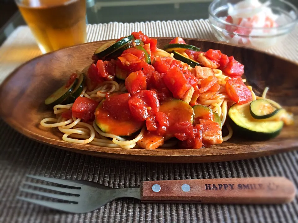 Snapdishの料理写真:ズッキーニとトマトとベーコンのパスタ❁|juaさん