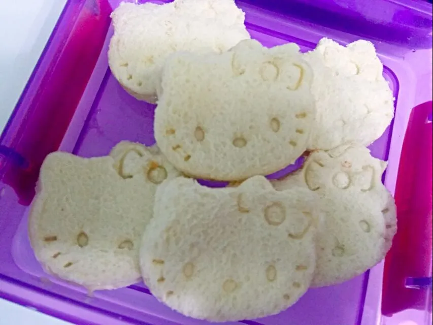 Snapdishの料理写真:Hello Kitty Sandwiches ~ No More Monday Blues 😉|🌷lynnlicious🌷さん