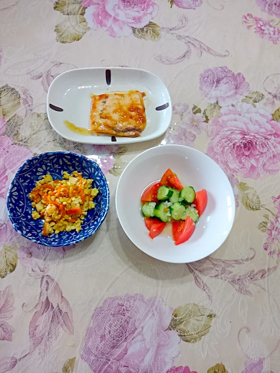 カジキの照り焼き、炒り豆腐、きゅうりトマトの酢の物|たえさん