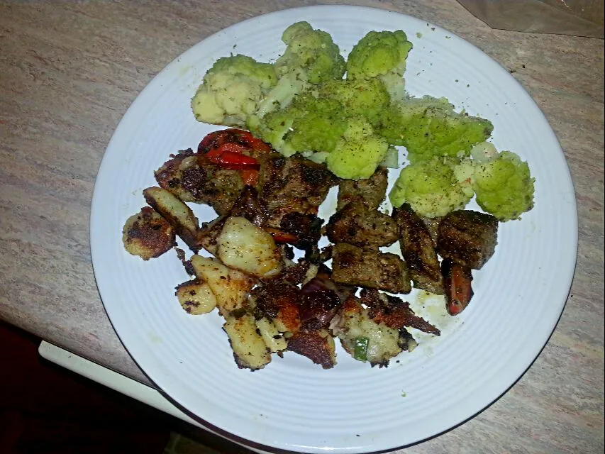 Steak& grilled potato salad with green calgfolwer|Byron Thomasさん