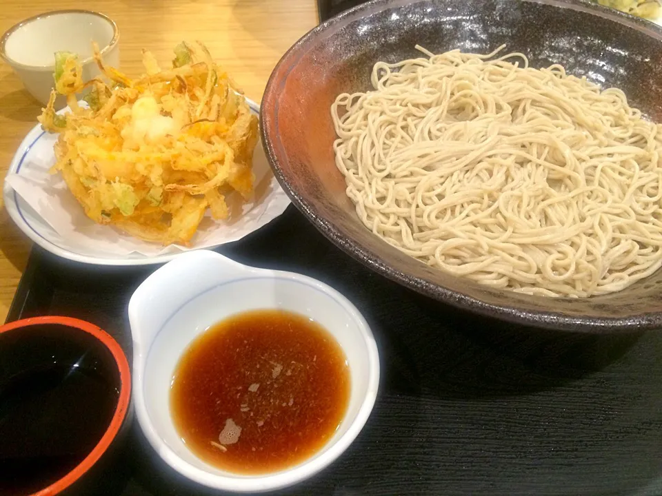 うどんのウェスト『海老のかき揚げとざる蕎麦』3玉|コージ💫さん