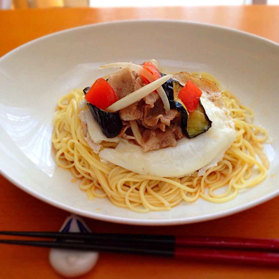 揚げナスとトマトのさっぱり冷やし中華