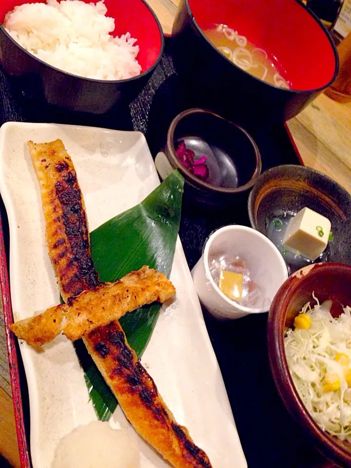 0629ひもの屋  鮭ハラミ定食500|もてぃーさん