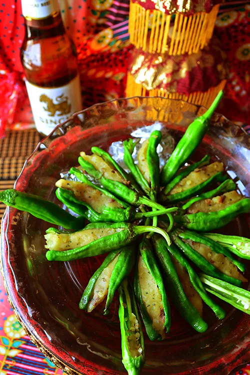 アンチョビポテト詰め　タイ風味のししとう焼き　-　スパイス大使　- #うちバル #金魚の肴|青山金魚さん