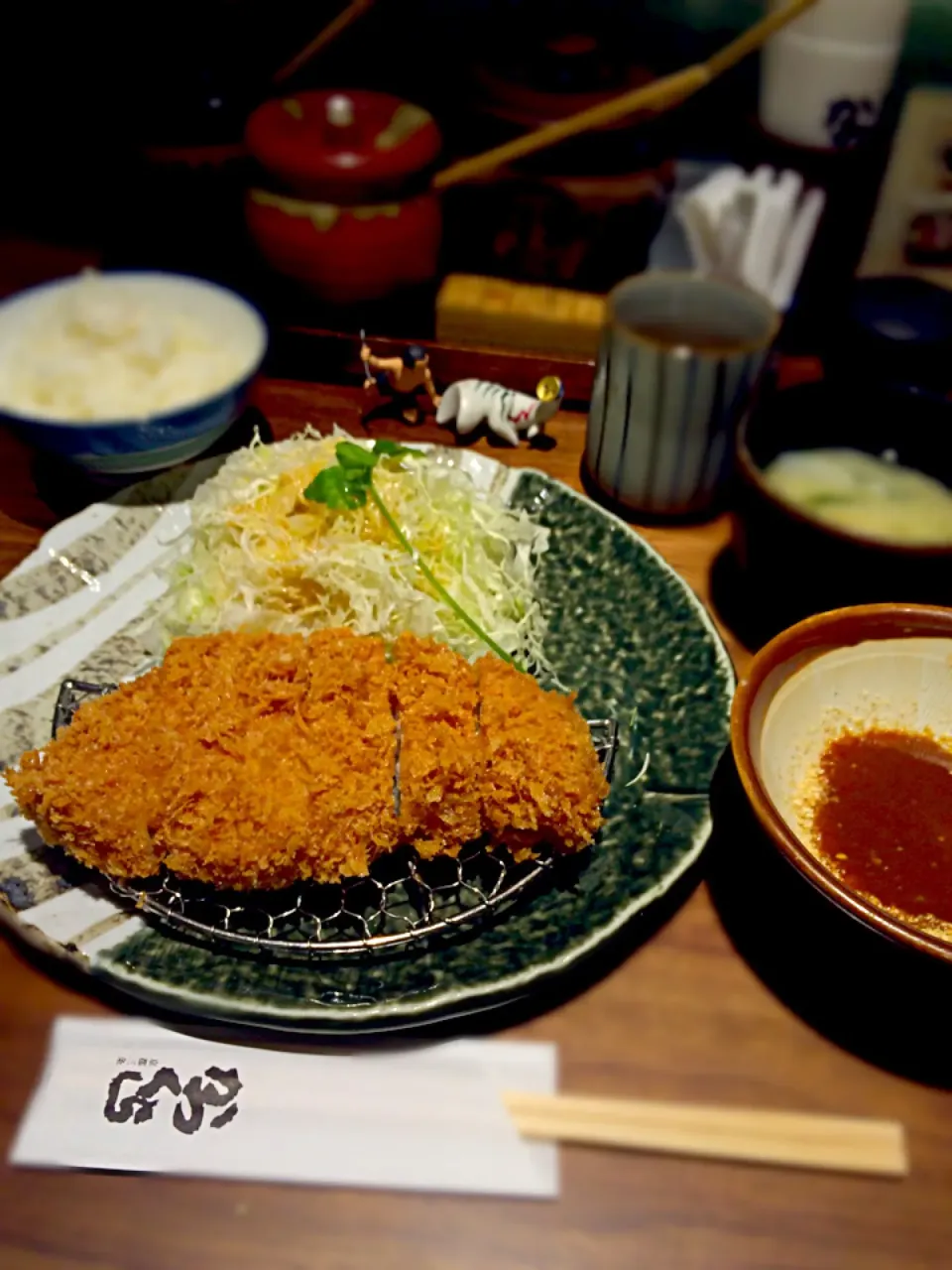 昨日の晩御飯は、かつくらで金華豚のロースカツーーー。⊂(*￣(●●)￣*)⊃|うーろんさん