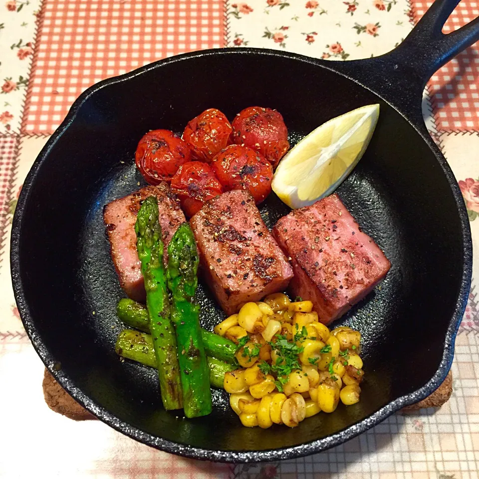 ロッジのスキレットde厚切りベーコン🍖|＊ゆみしぼり＊さん