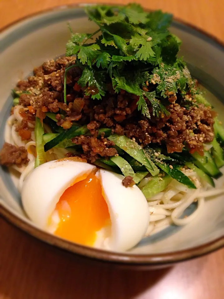 Snapdishの料理写真:エスニック風に仕上げた肉味噌で♡|Hanaeさん