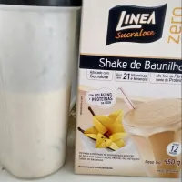 shake de baunilha + colher de aveia + colher de linhaça|Rebecca Nogueiraさん